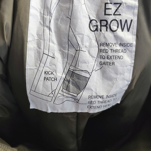 The North Face Olive and Dark Green Snow Pants. It Has 4 Small Holes. See Pictur - Picture 7 of 16